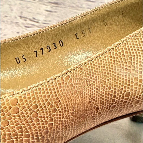 Salvatore Ferragamo Snakeskin Leather PointyToe  Pump Kitten 2” Heel Shoe Size 8 - Picture 13 of 16